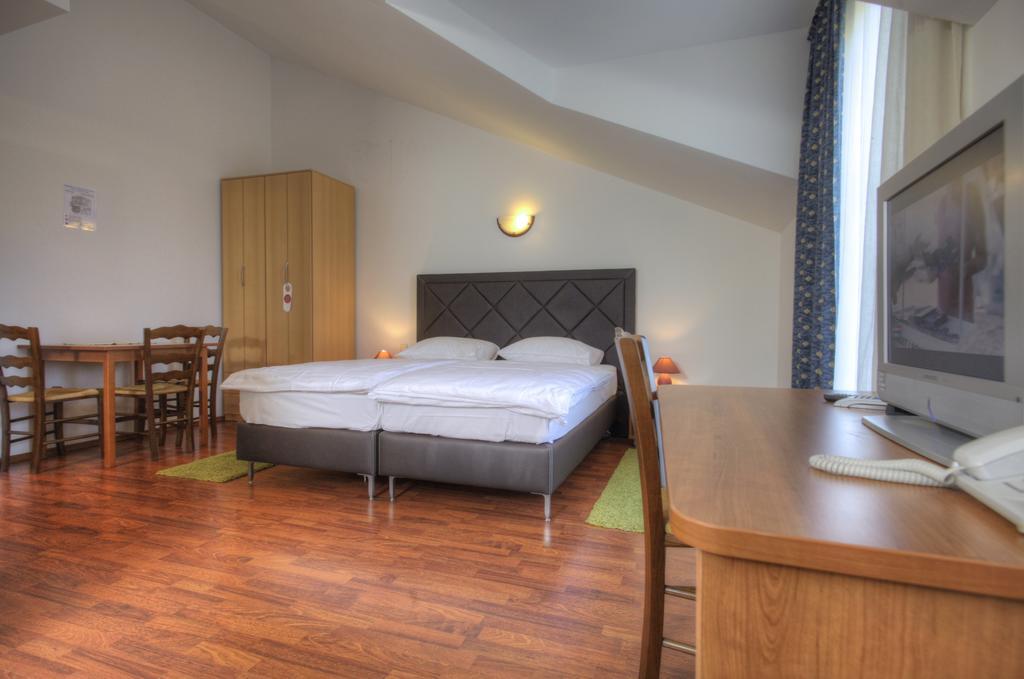 Aparthotel Zaton Затон Екстериор снимка