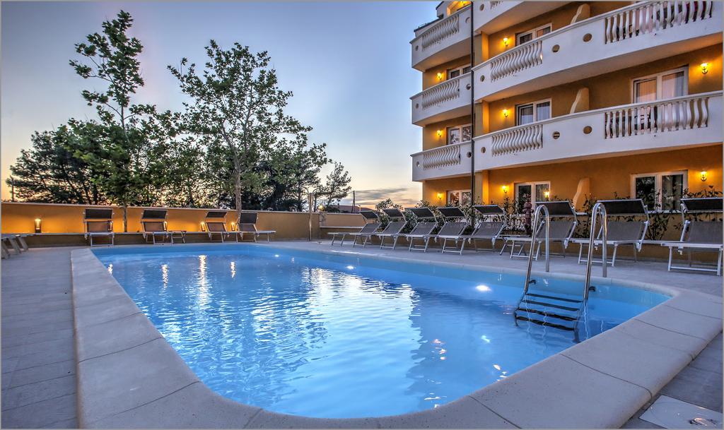 Aparthotel Zaton Затон Екстериор снимка
