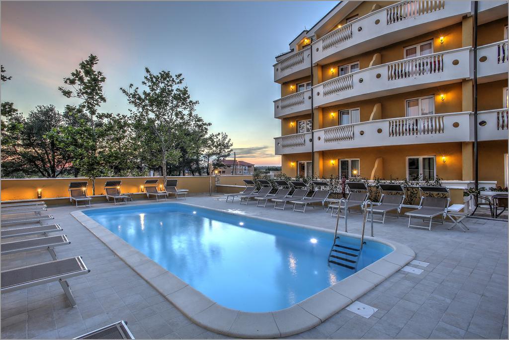 Aparthotel Zaton Затон Екстериор снимка