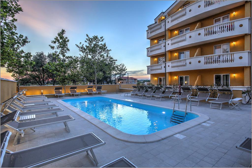 Aparthotel Zaton Затон Екстериор снимка