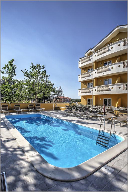 Aparthotel Zaton Затон Екстериор снимка
