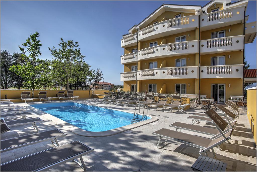 Aparthotel Zaton Затон Екстериор снимка