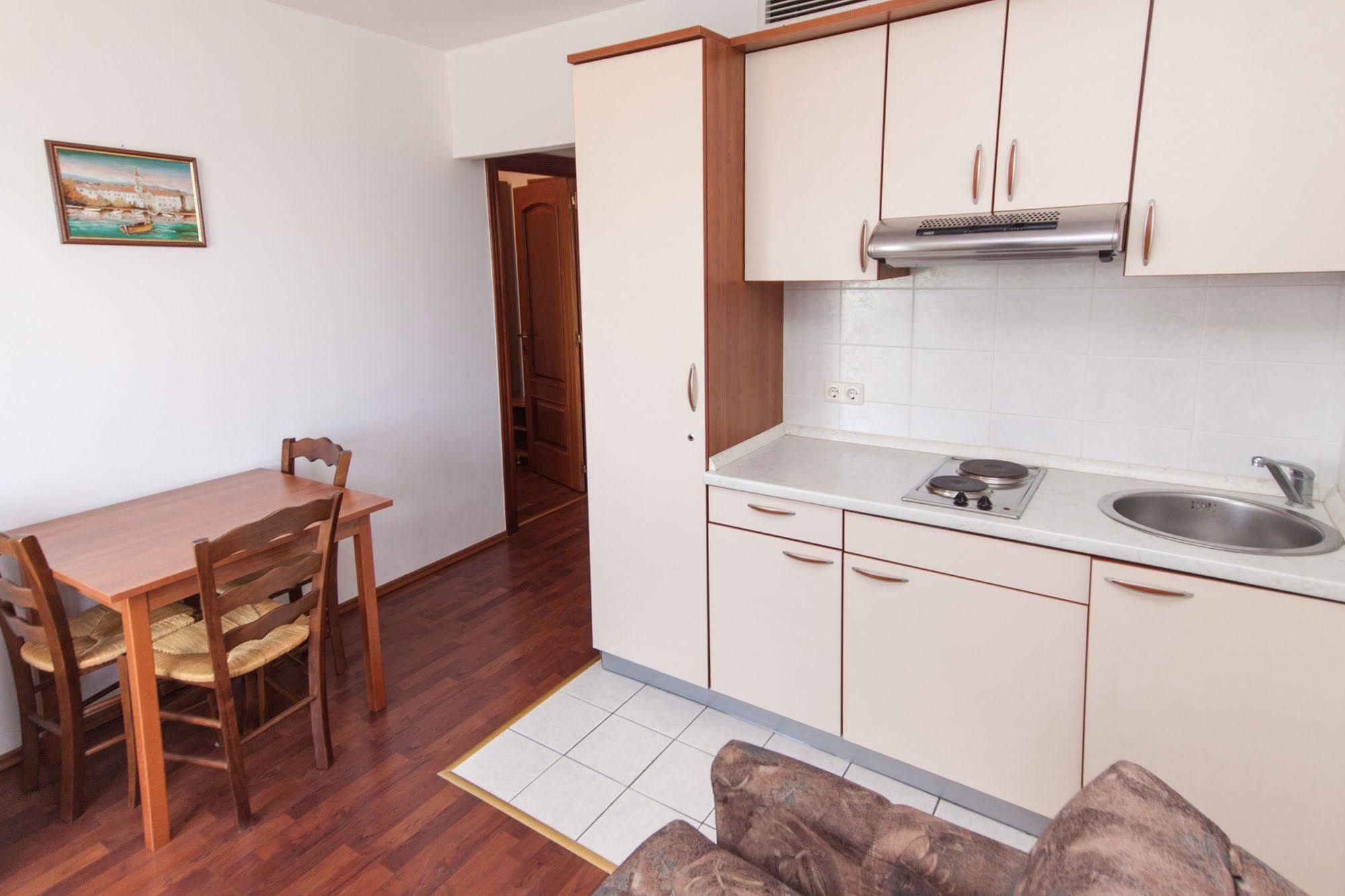 Aparthotel Zaton Затон Екстериор снимка
