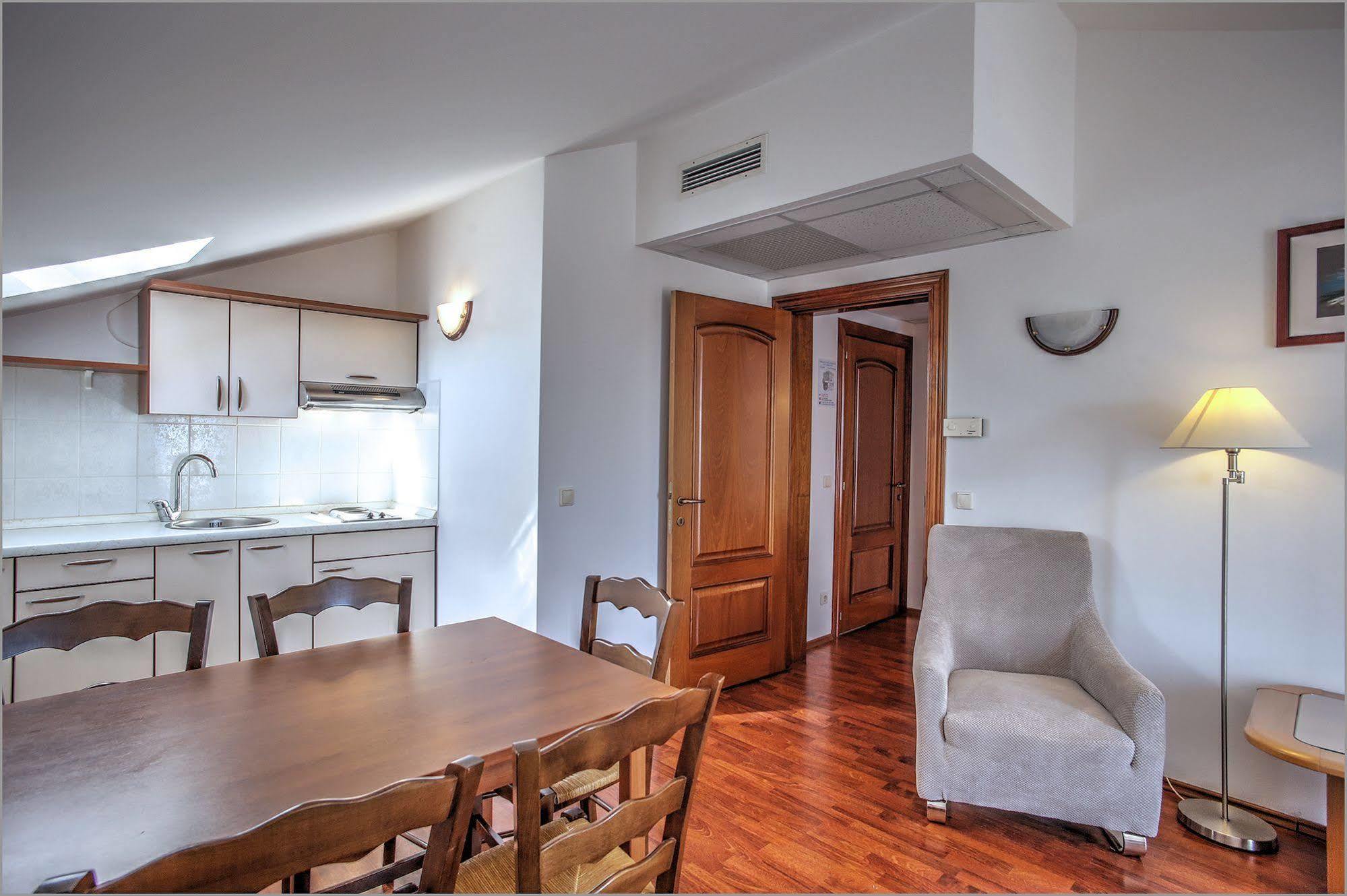 Aparthotel Zaton Затон Екстериор снимка