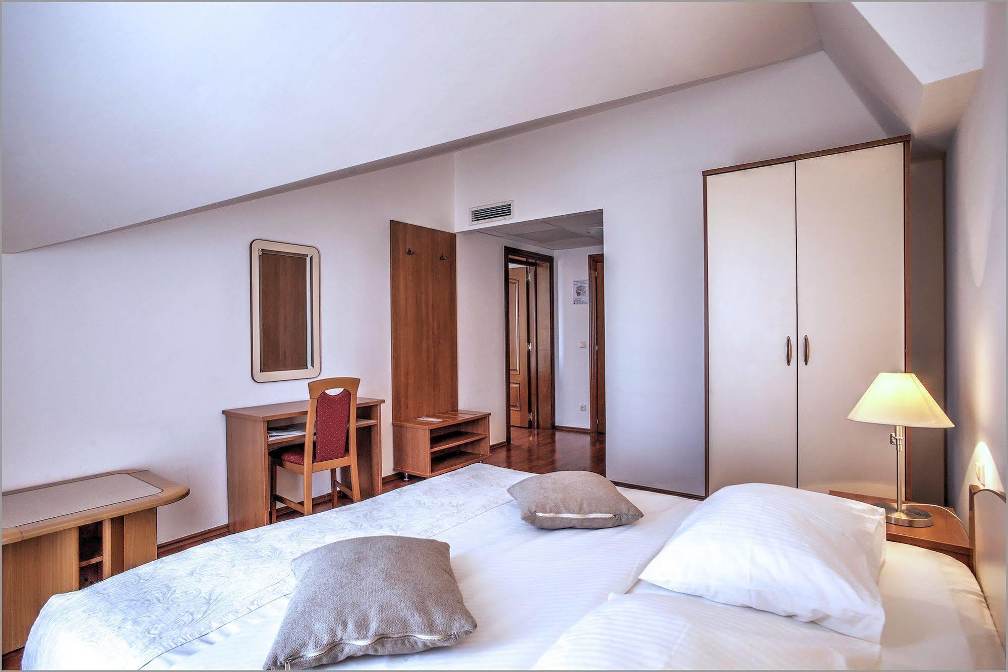Aparthotel Zaton Затон Екстериор снимка