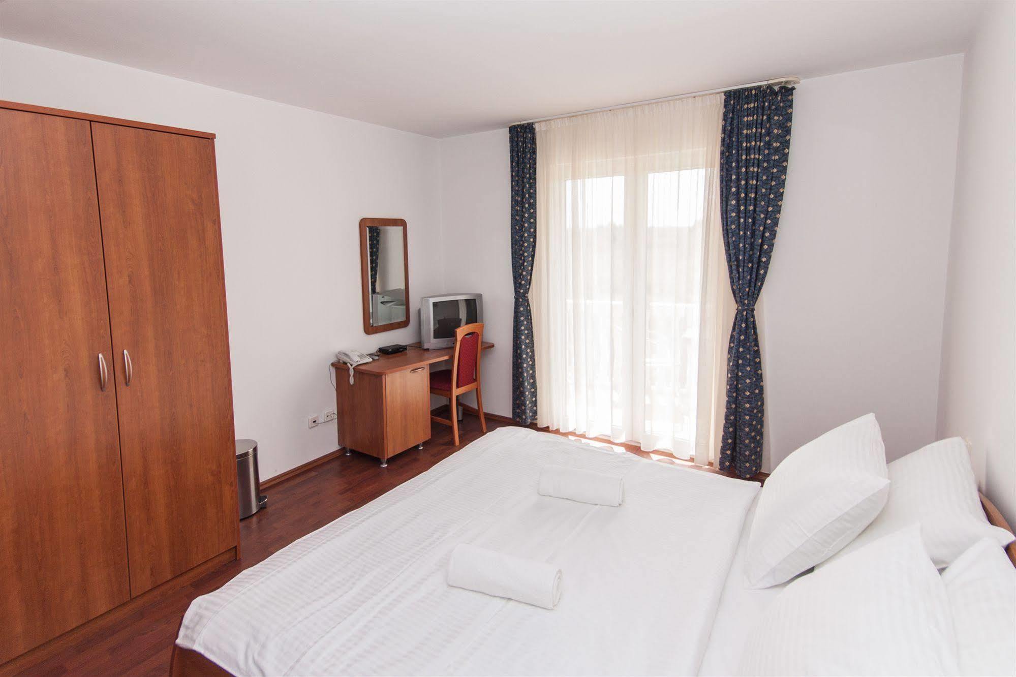 Aparthotel Zaton Затон Екстериор снимка