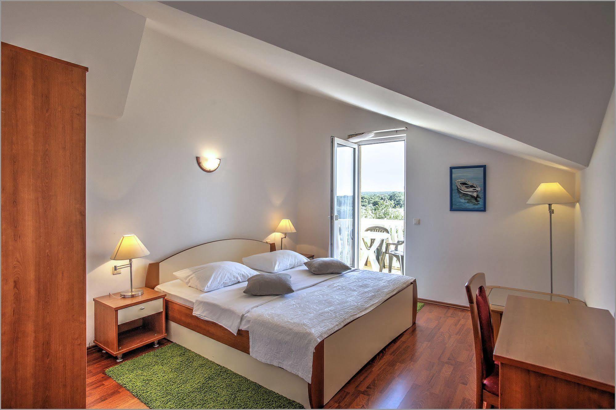 Aparthotel Zaton Затон Екстериор снимка