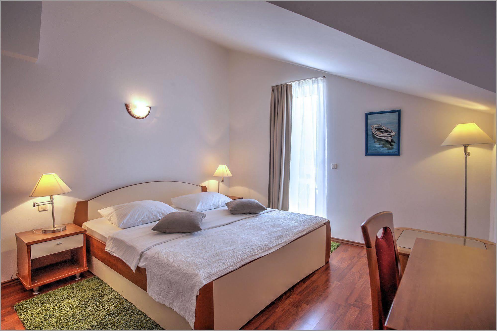 Aparthotel Zaton Затон Екстериор снимка